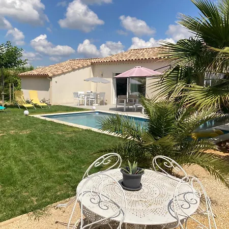 La Maison Aux Palmiers * Arpaillargues-et-Aureillac